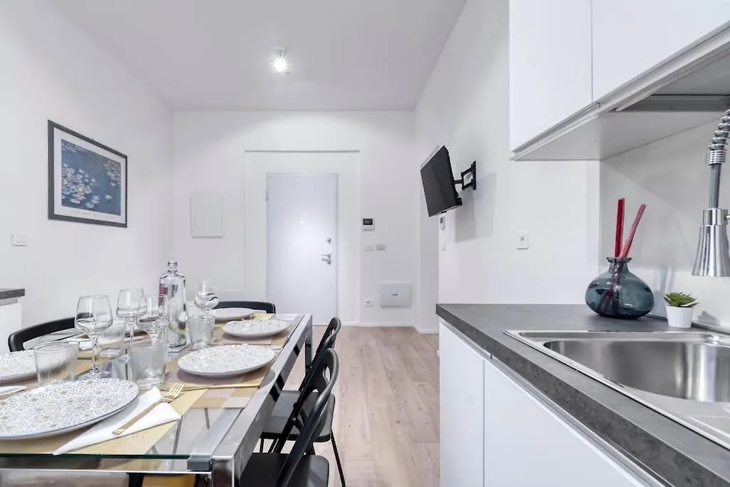 Carbonara Palace 5 - Luxury Comfort Under Medieval Towers Болонья