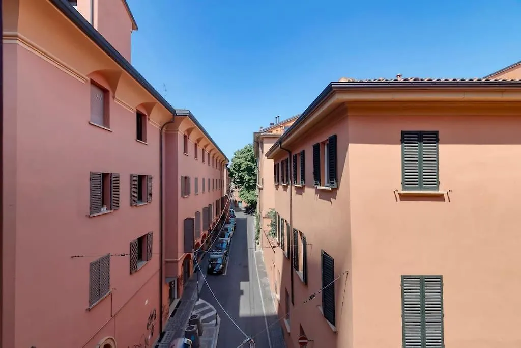 Carbonara Palace 5 - Luxury Comfort Under Medieval Towers Болонья 0*,  Италия