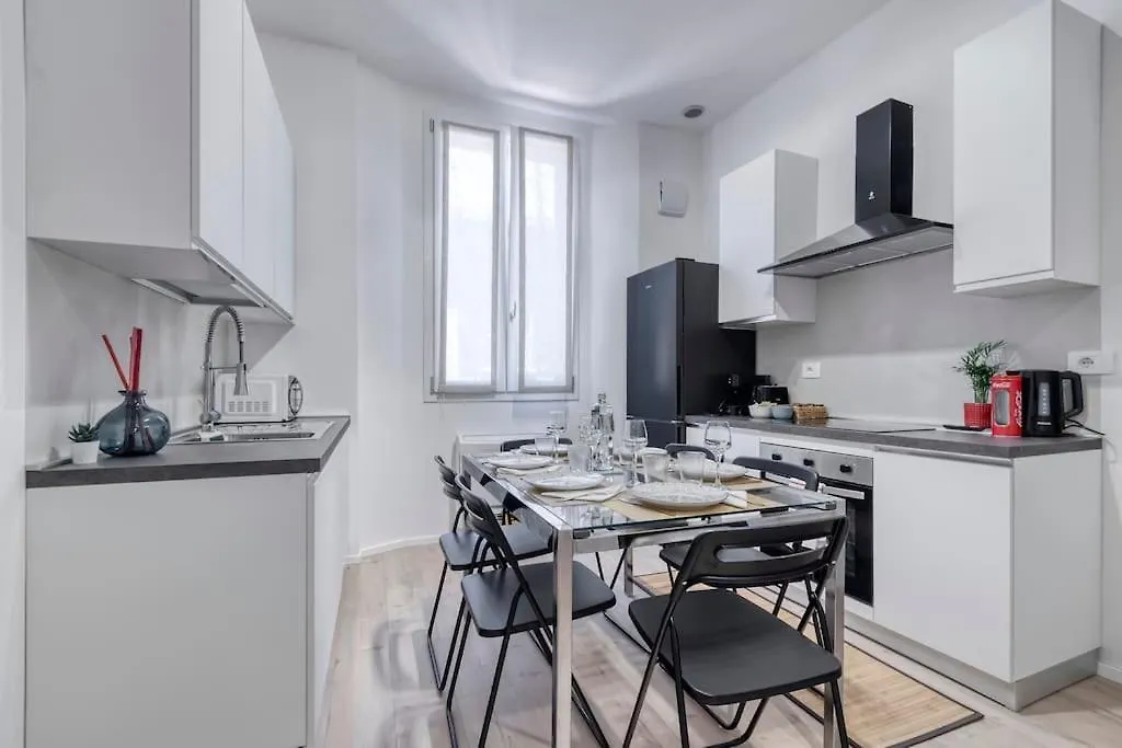 Carbonara Palace 5 - Luxury Comfort Under Medieval Towers Болонья Апартаменты