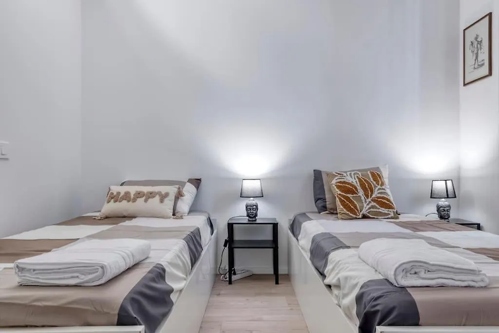 Апартаменты Carbonara Palace 5 - Luxury Comfort Under Medieval Towers Болонья