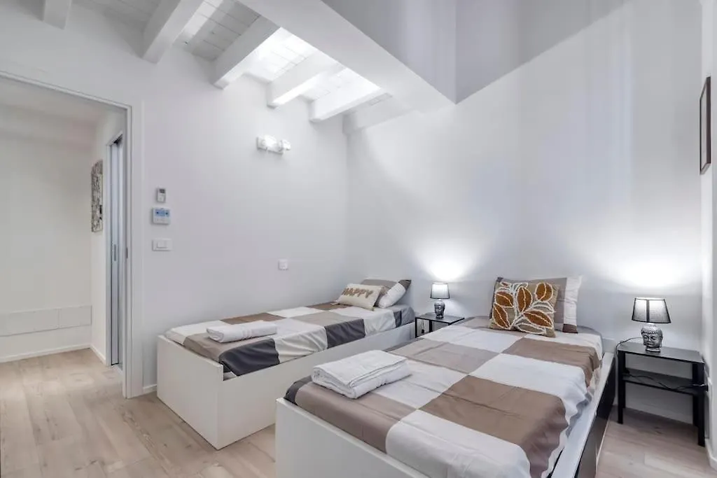 Carbonara Palace 5 - Luxury Comfort Under Medieval Towers Болонья 0*,