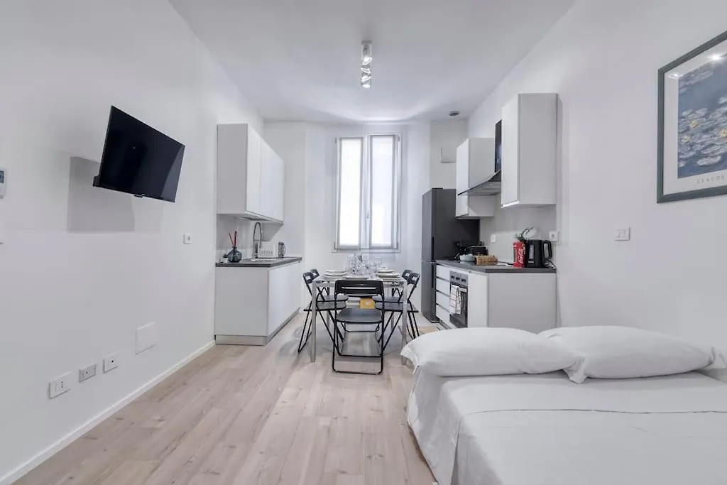 Апартаменты Carbonara Palace 5 - Luxury Comfort Under Medieval Towers Болонья Италия