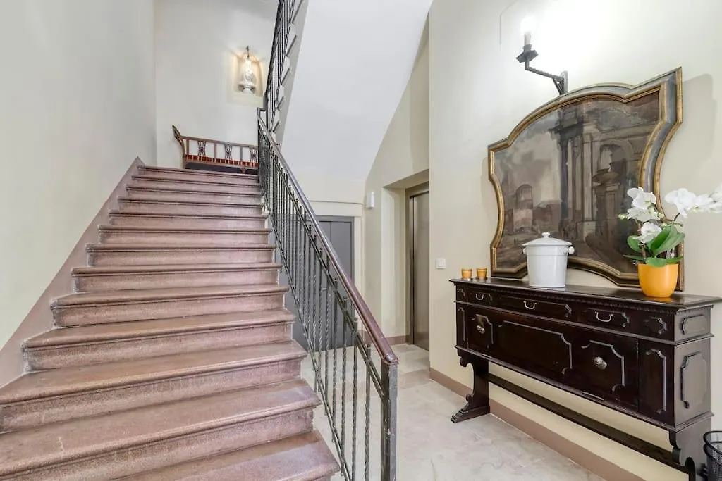 Carbonara Palace 5 - Luxury Comfort Under Medieval Towers بولونيا إيطاليا