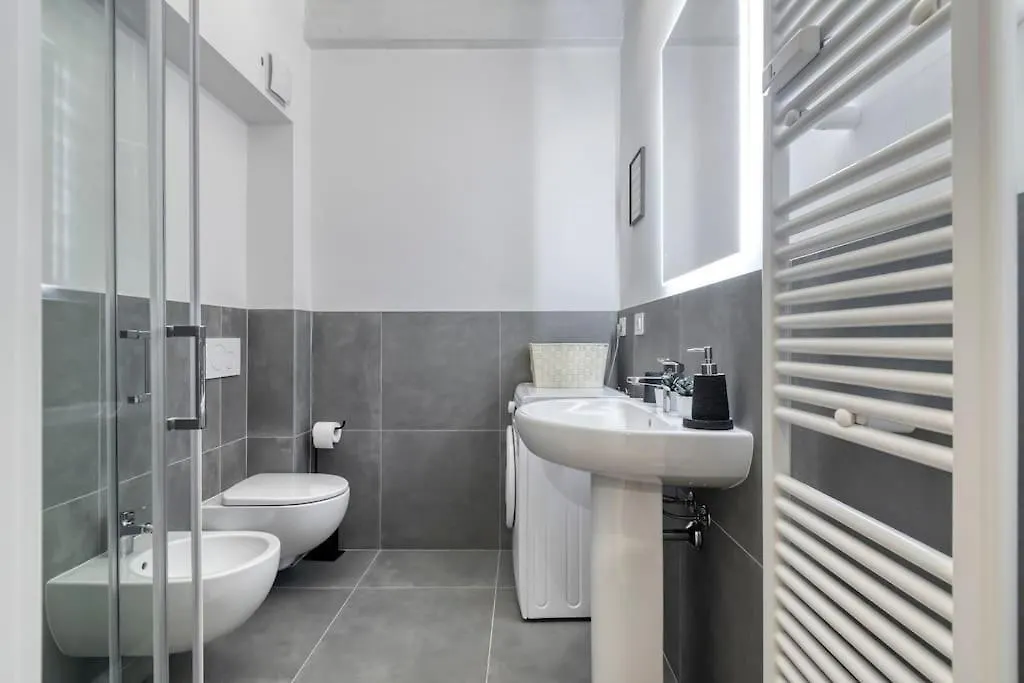 Carbonara Palace 5 - Luxury Comfort Under Medieval Towers بولونيا إيطاليا